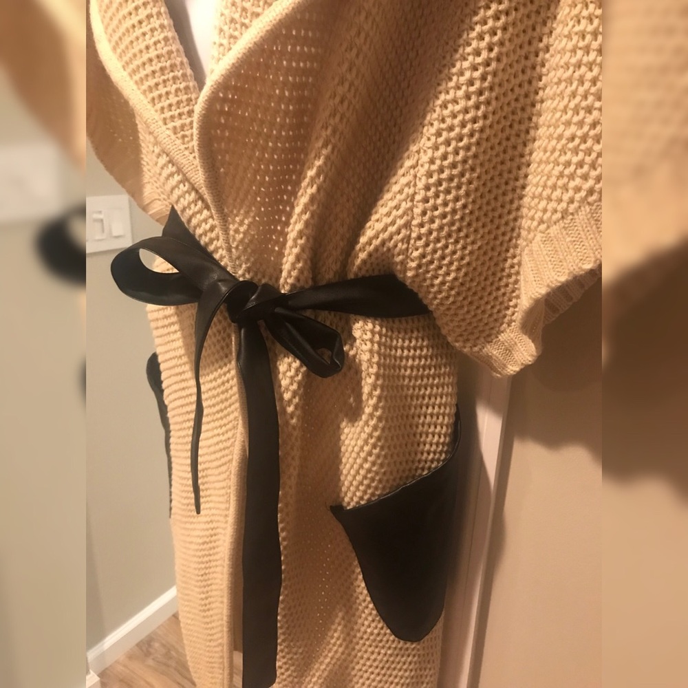 Long Sweater. - Picture 2 of 5